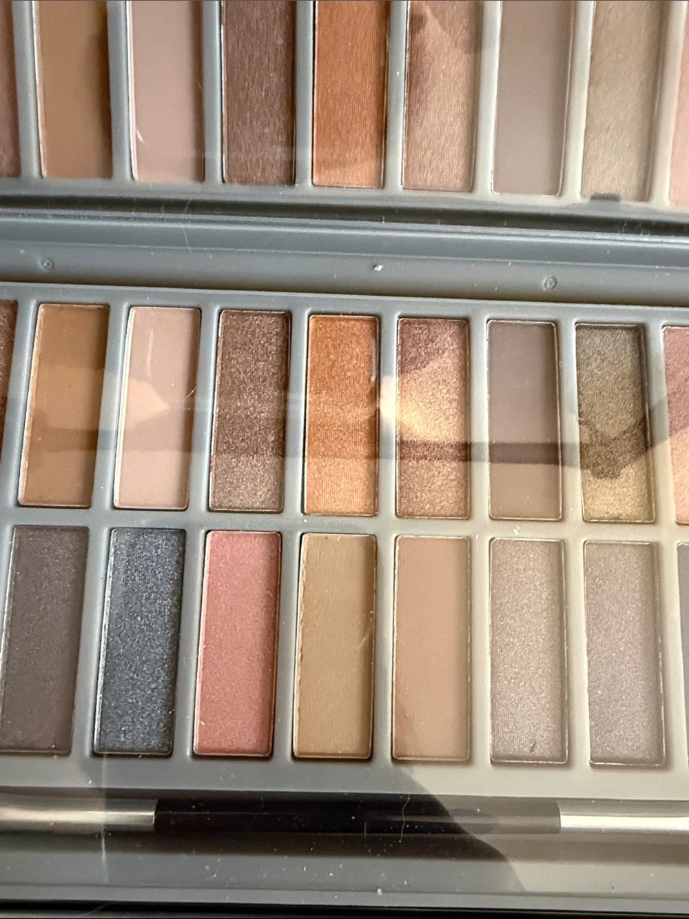 Ellen Tracy 24-Color Eyeshadow Palette - Silver Mirror Finish